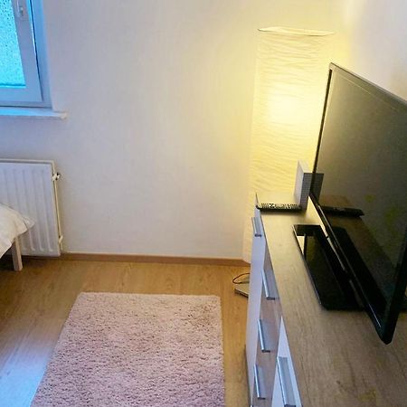 3 Bedroom Apartment In Leverkusen Kültér fotó