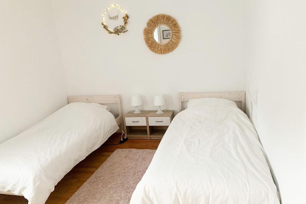 3 Bedroom Apartment In Leverkusen Kültér fotó