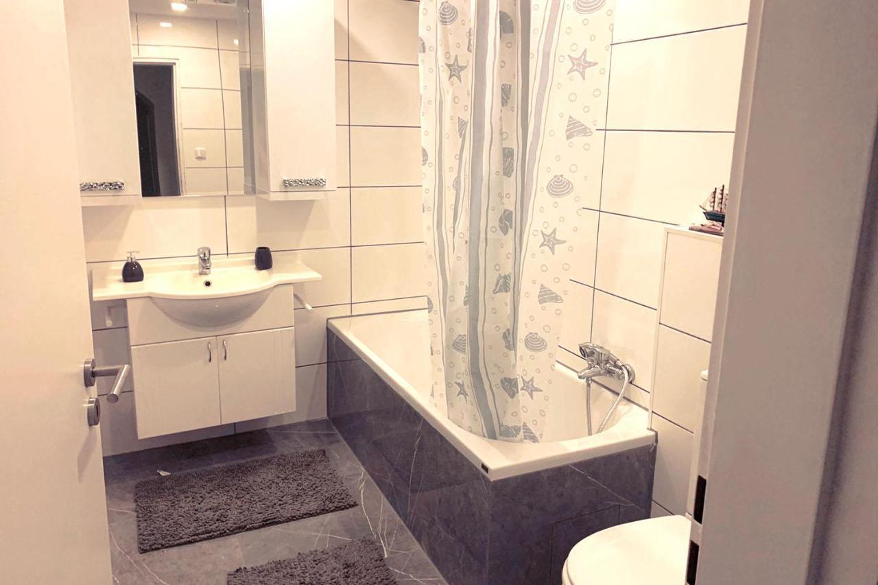 3 Bedroom Apartment In Leverkusen Kültér fotó